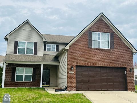Photo of 1071 Hazelwood Drive, Greenwood, IN 46143 (MLS # 22075138)