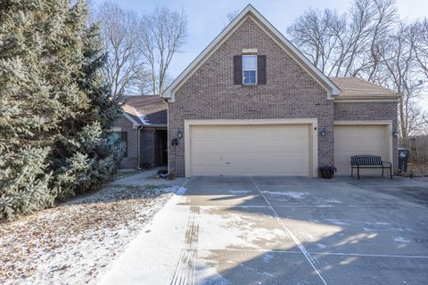 Photo of 6011 Timberland Way, Indianapolis, IN 46221 (MLS # 22081039)