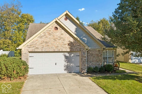 Photo of 11076 Oakridge Drive, Fishers, IN 46038 (MLS # 22130350)