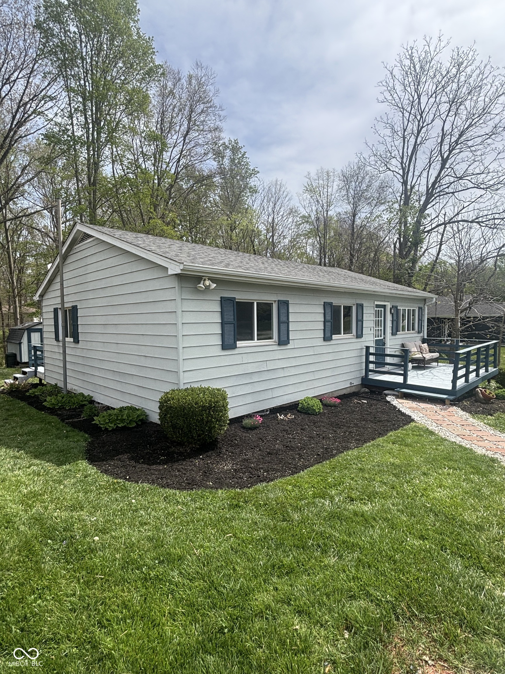 1535 N Mohican Trail