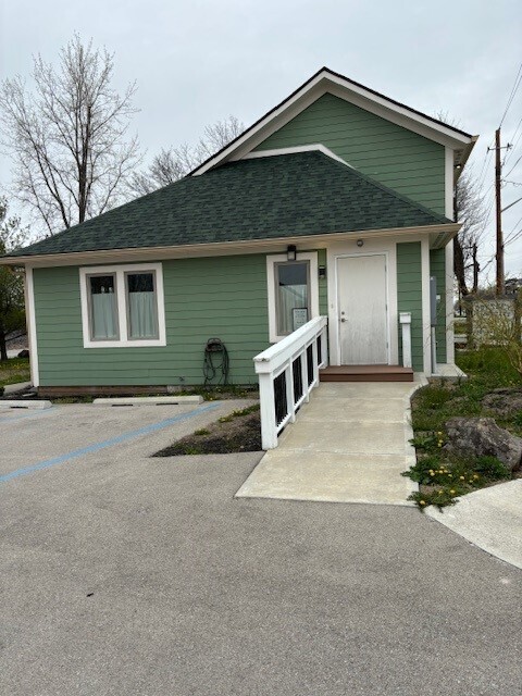 6444 W Broadway
