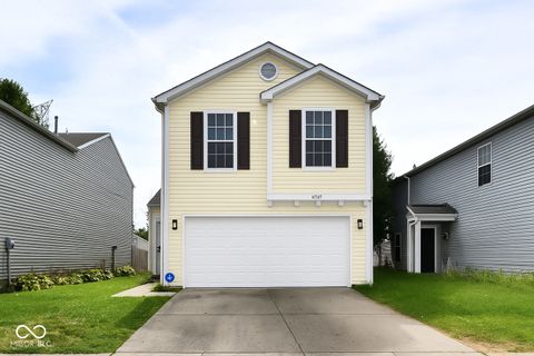 Photo of 6747 Pembridge Way, Indianapolis, IN 46254 (MLS # 22066015)