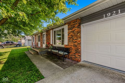 Photo of 1921 Lockerbie Drive, Columbus, IN 47203 (MLS # 22106722)