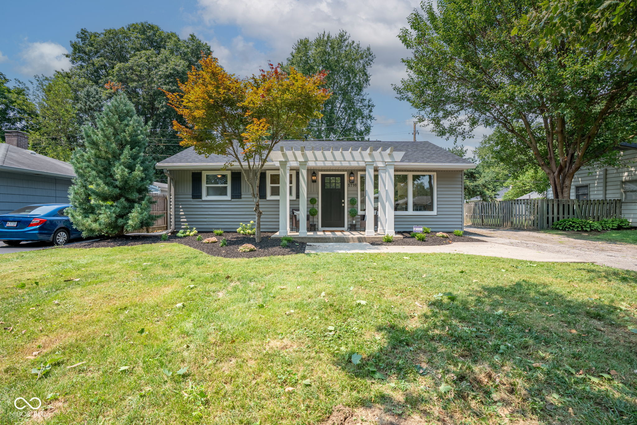 5716 Ralston