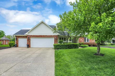 3996 Brockton Manor N Drive, Greenwood, IN 46143 - MLS#: 22037007