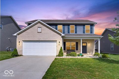 Photo of 275 Longleaf Lane, Greenfield, IN 46140 (MLS # 22101929)