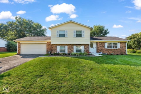 Photo of 6525 Hazelwood Avenue, Indianapolis, IN 46260 (MLS # 22114730)