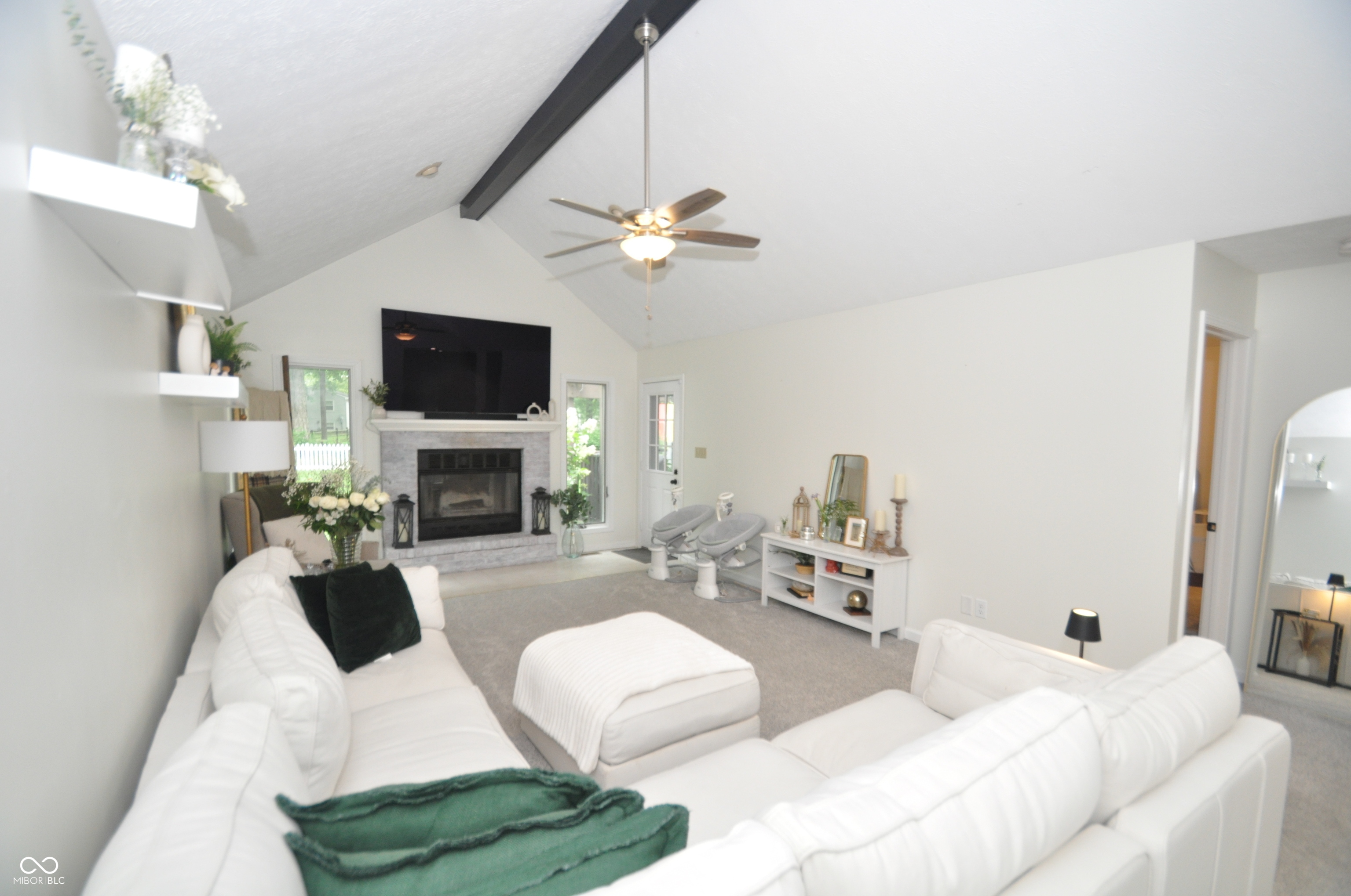 2390 Lincoln Drive