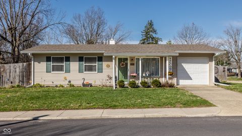 Photo of 698 Indianapolis Road, Mooresville, IN 46158 (MLS # 22090453)