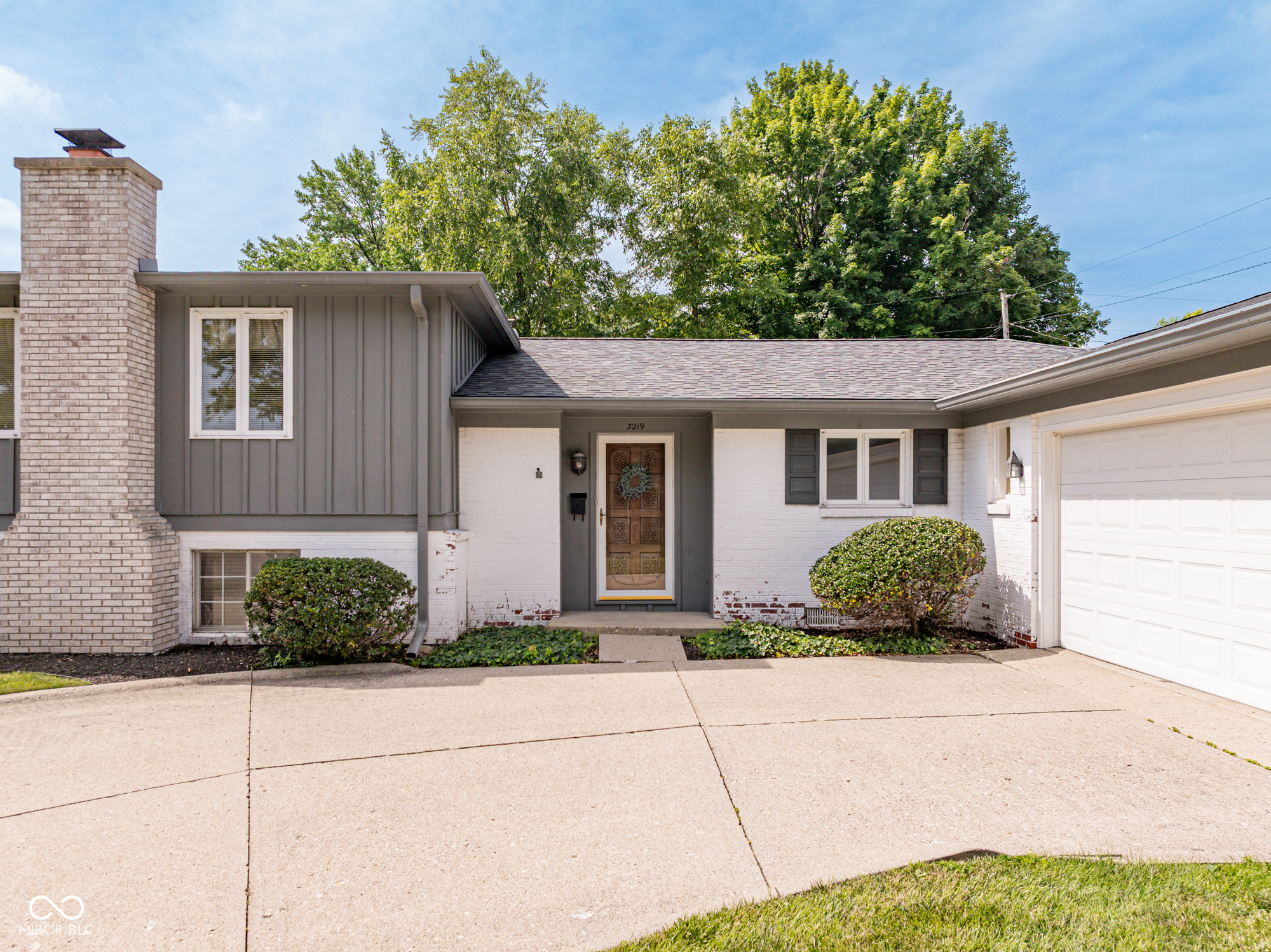 3219 Greenbriar Road