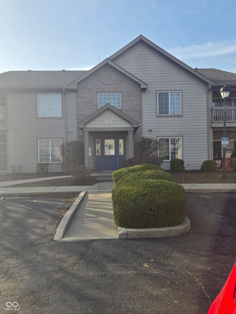 Photo of 246 Legends Creek Way Way #208, Indianapolis, IN 46229 (MLS # 22078649)