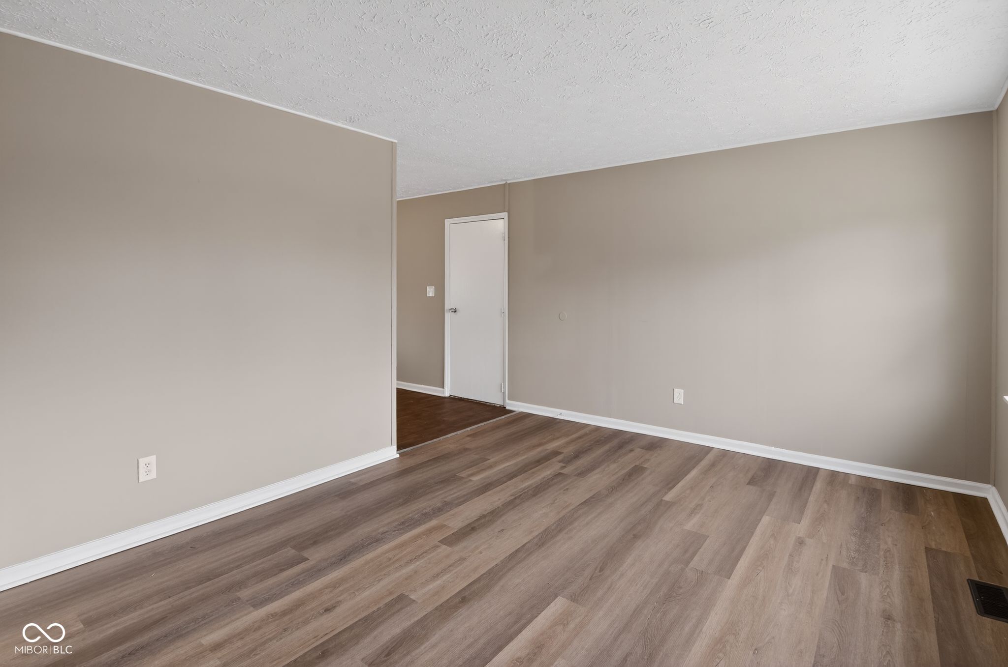 10013 Ridgefield Drive