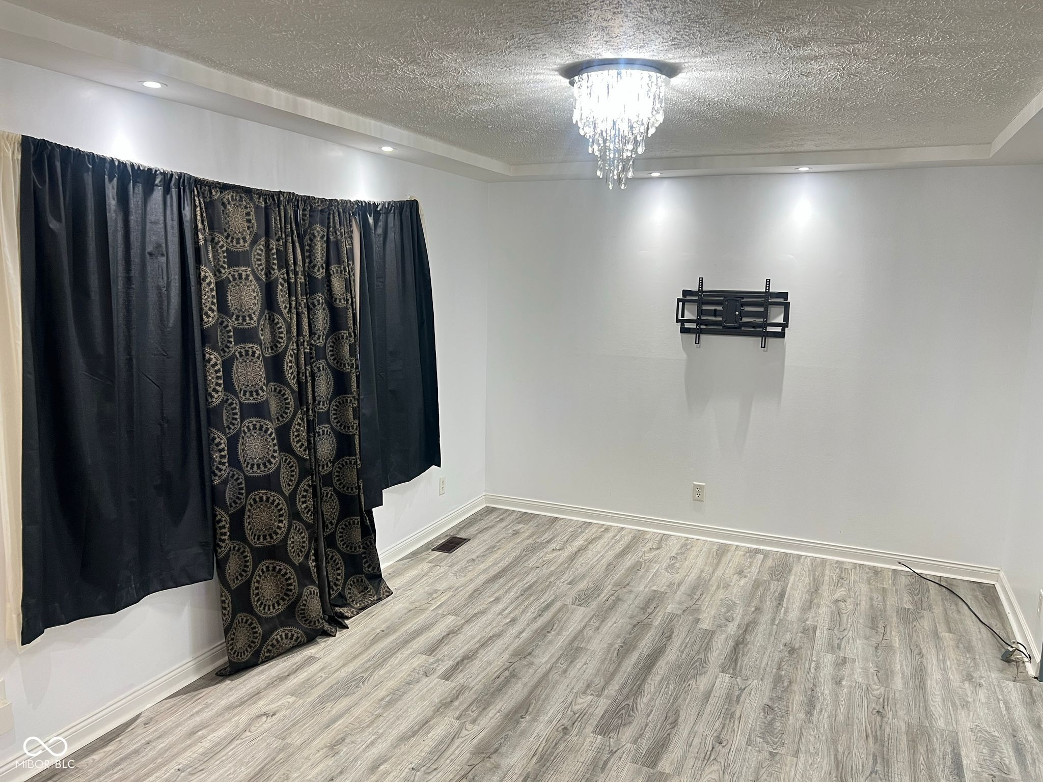 9122 Broken Arrow Road