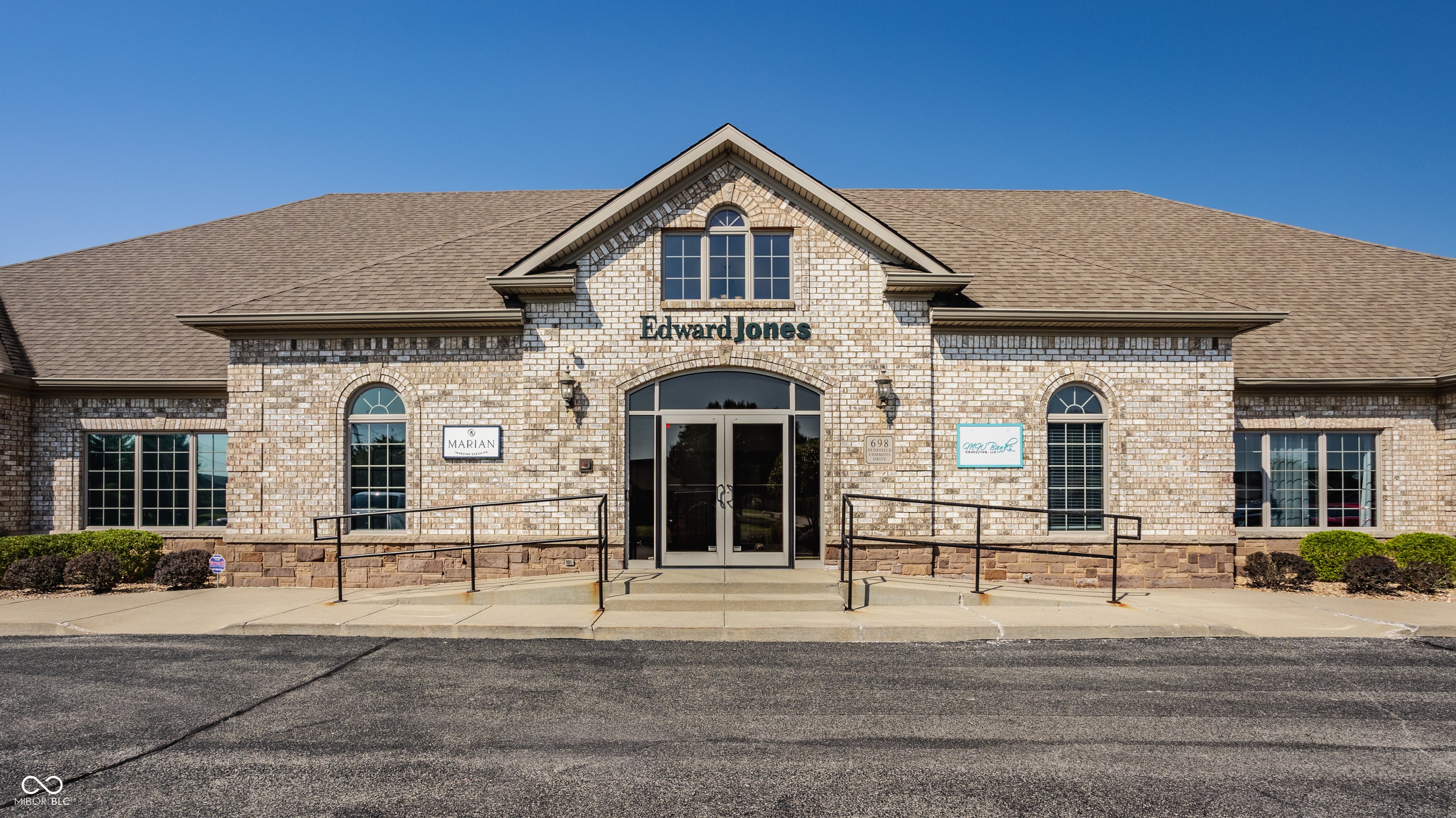698 Oldefield Commons Drive