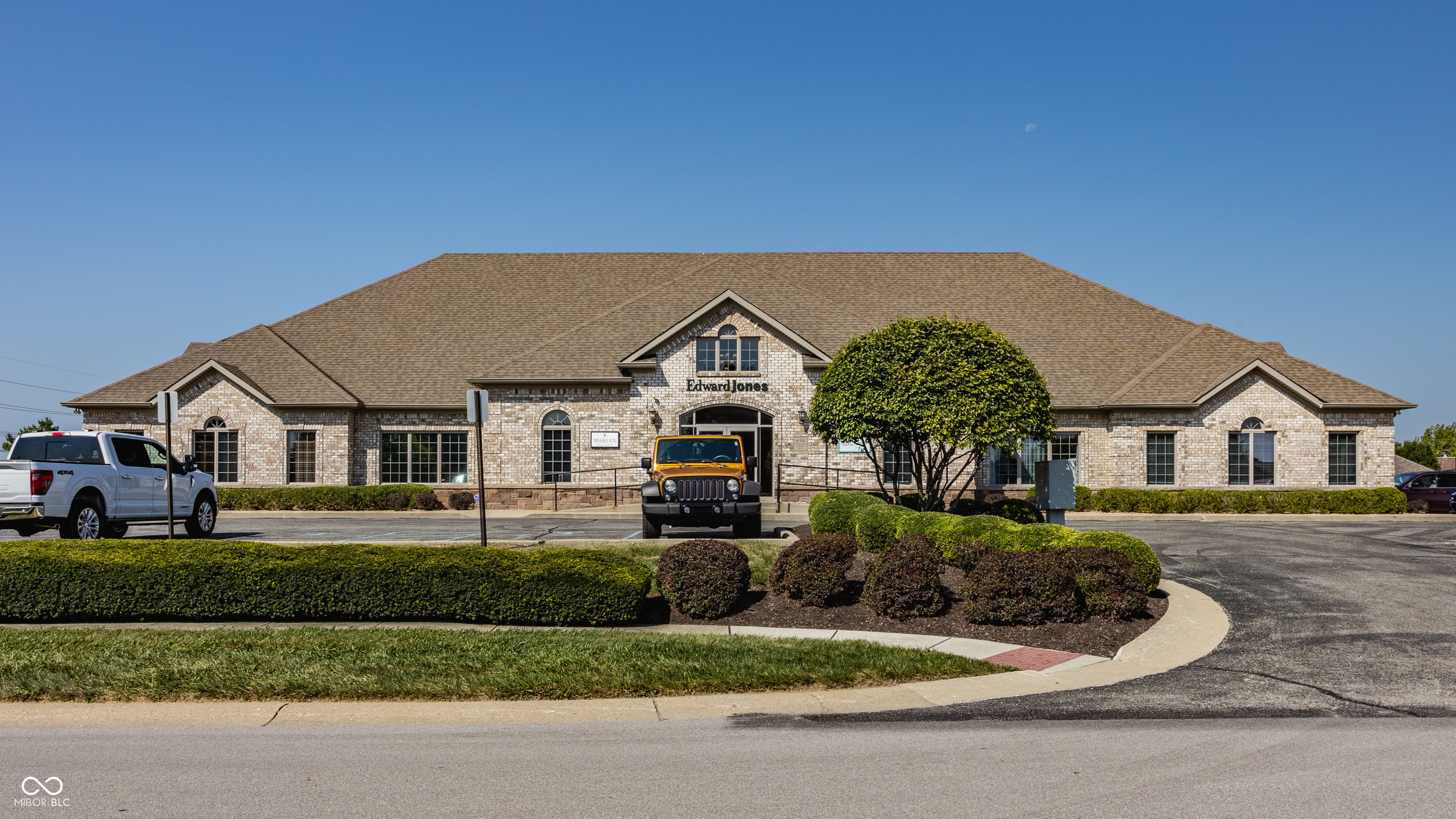 698 Oldefield Commons Drive