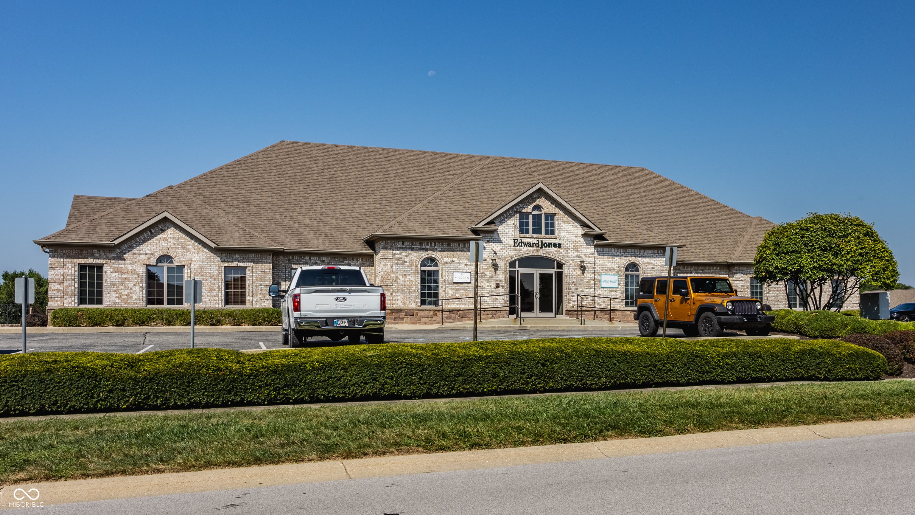 698 Oldefield Commons Drive
