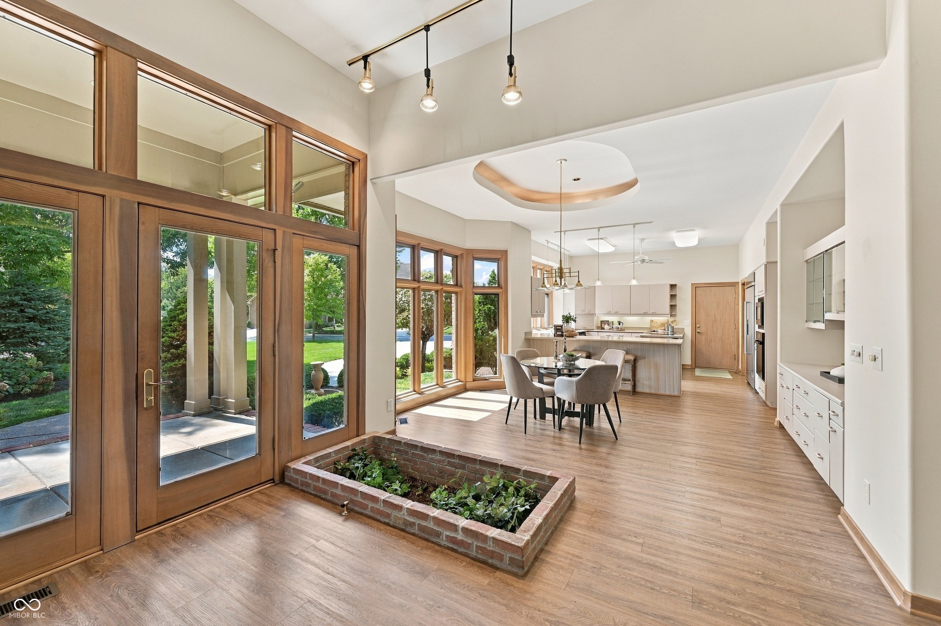 1760 Pathway Drive S