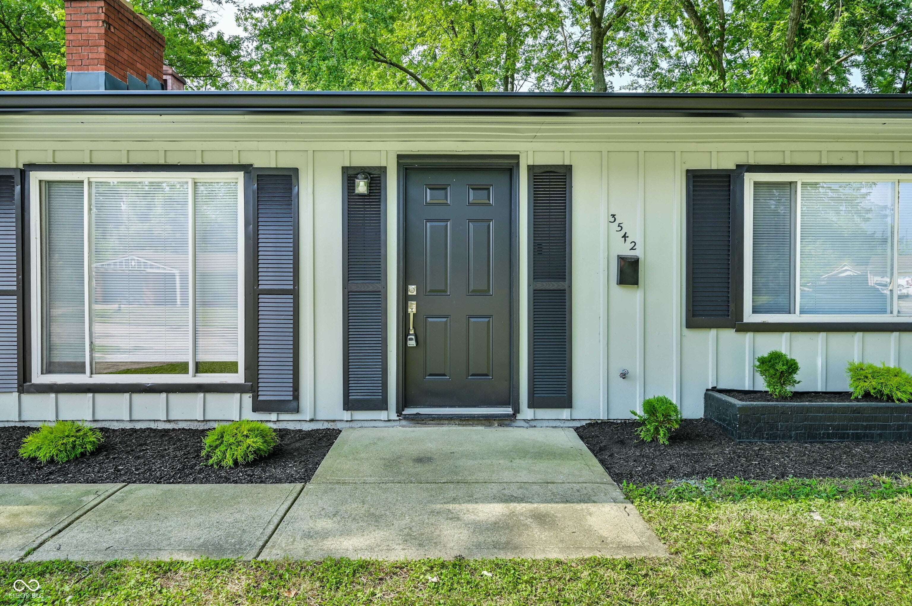 3542 Maura Lane
