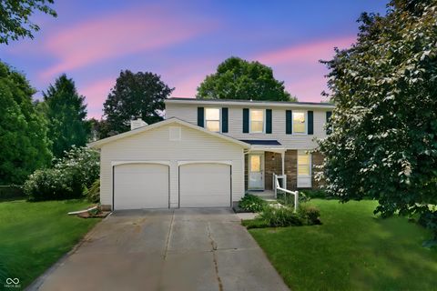Photo of 430 Meadow Circle, Greenwood, IN 46142 (MLS # 22114151)