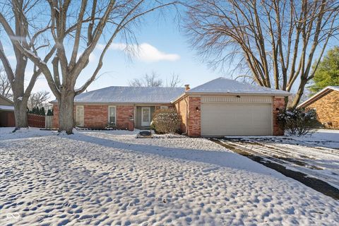 Photo of 730 Colonial Way, Greenwood, IN 46142 (MLS # 22076347)