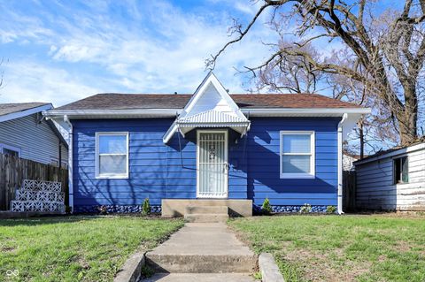 Photo of 2646 E 18th Street, Indianapolis, IN 46218 (MLS # 22090374)