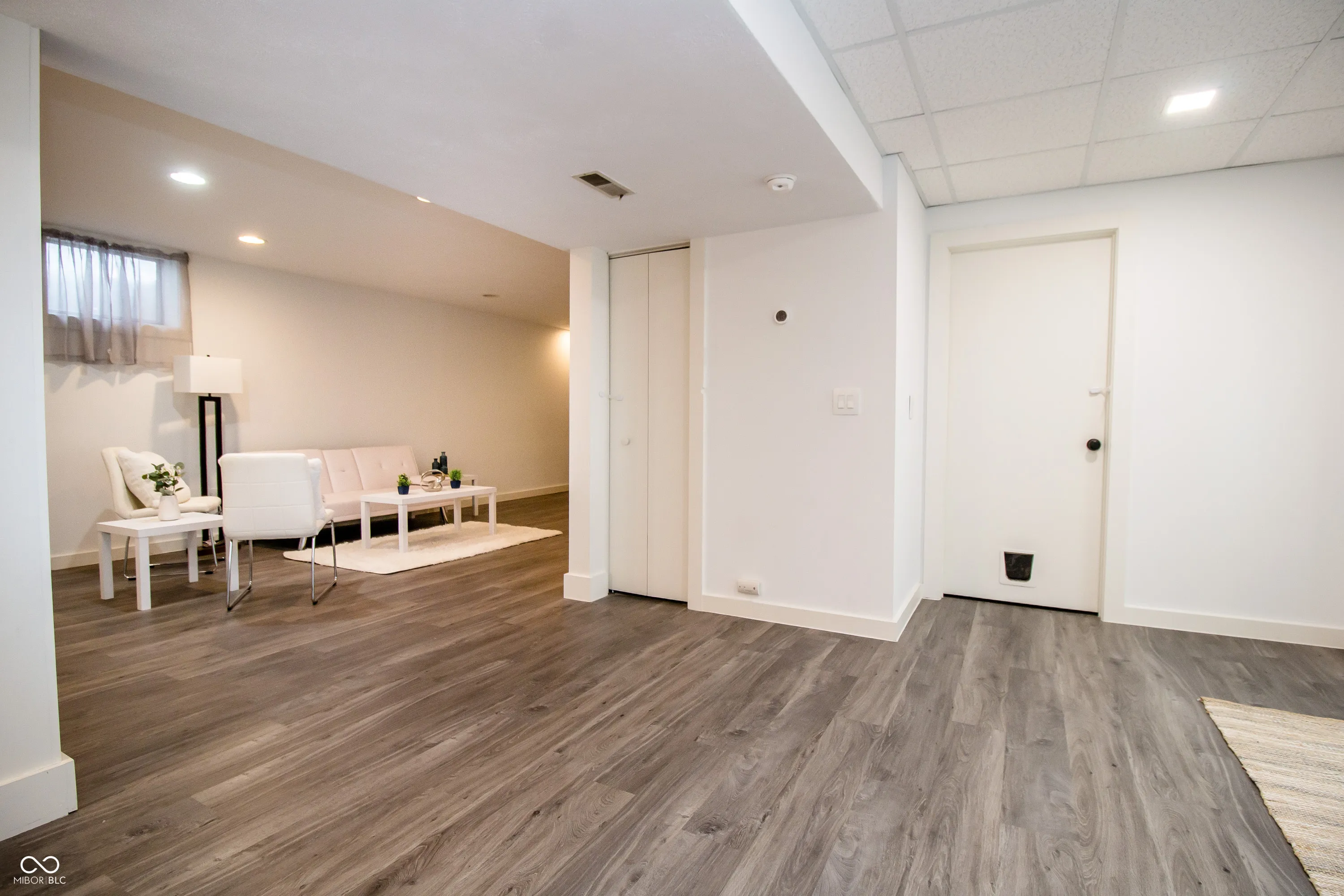 Columbus, Indiana 47201, United States, 4 Bedrooms Bedrooms, ,4 BathroomsBathrooms,Residential,Pending,104790