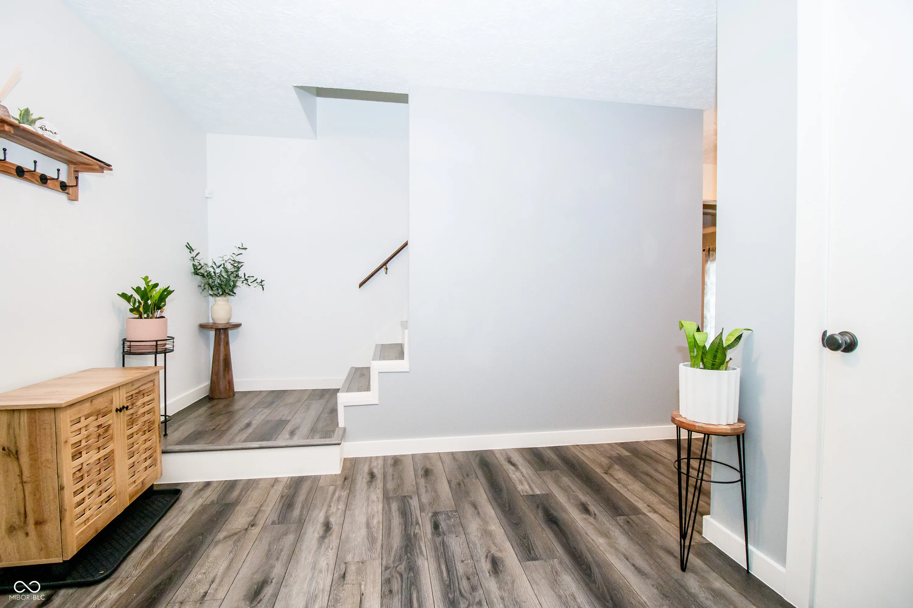 Columbus, Indiana 47201, United States, 4 Bedrooms Bedrooms, ,4 BathroomsBathrooms,Residential,Pending,104790