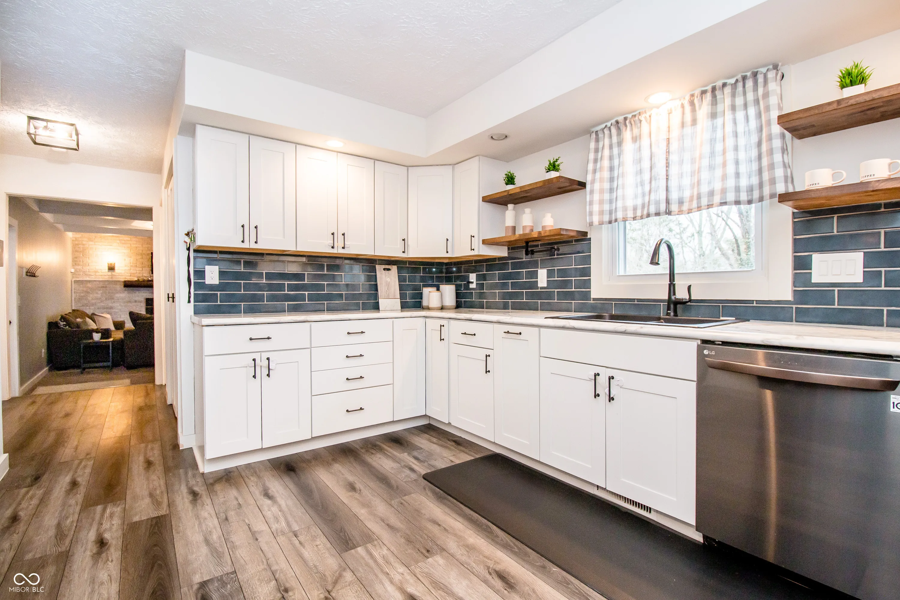 Columbus, Indiana 47201, United States, 4 Bedrooms Bedrooms, ,4 BathroomsBathrooms,Residential,Pending,104790