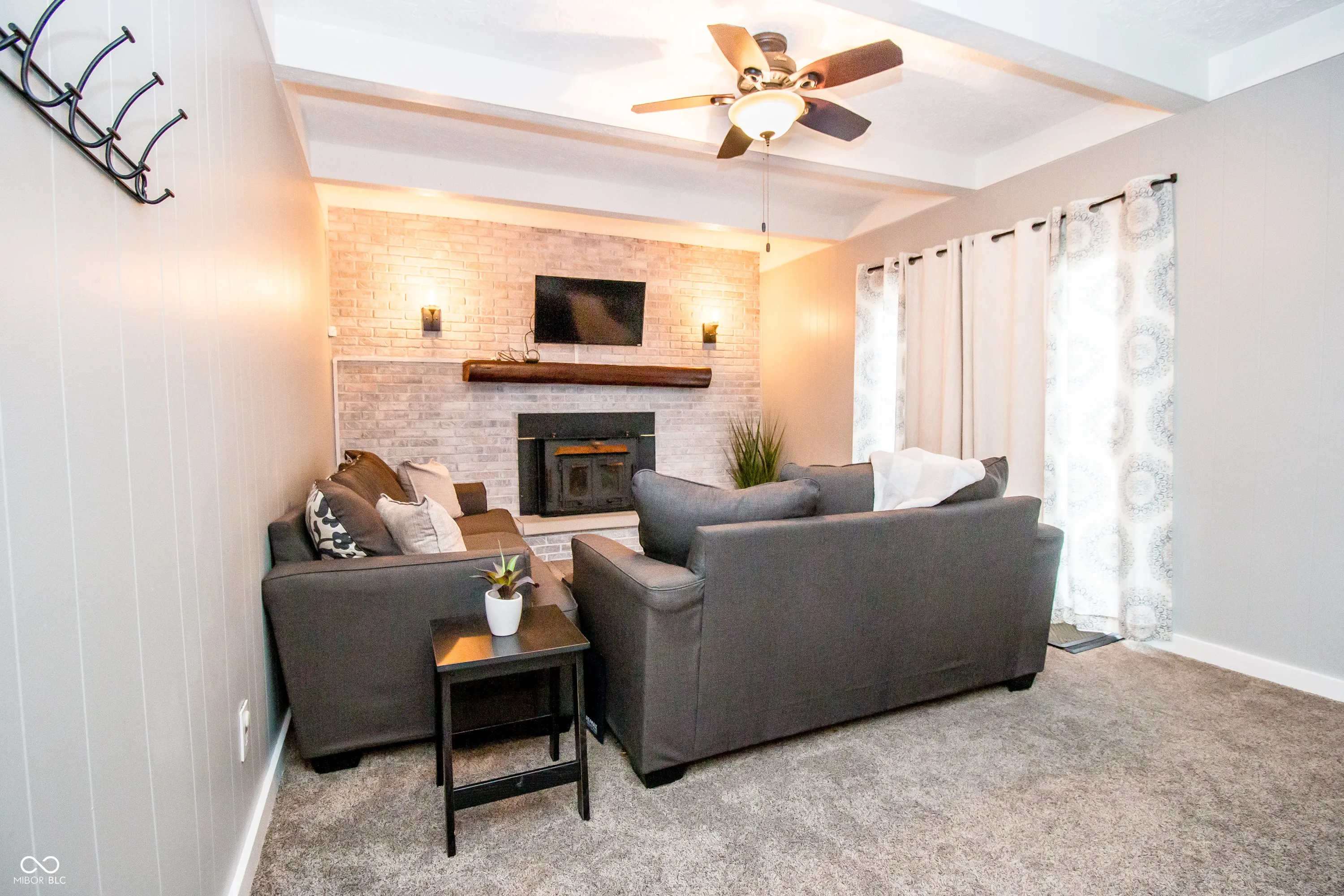 Columbus, Indiana 47201, United States, 4 Bedrooms Bedrooms, ,4 BathroomsBathrooms,Residential,Pending,104790