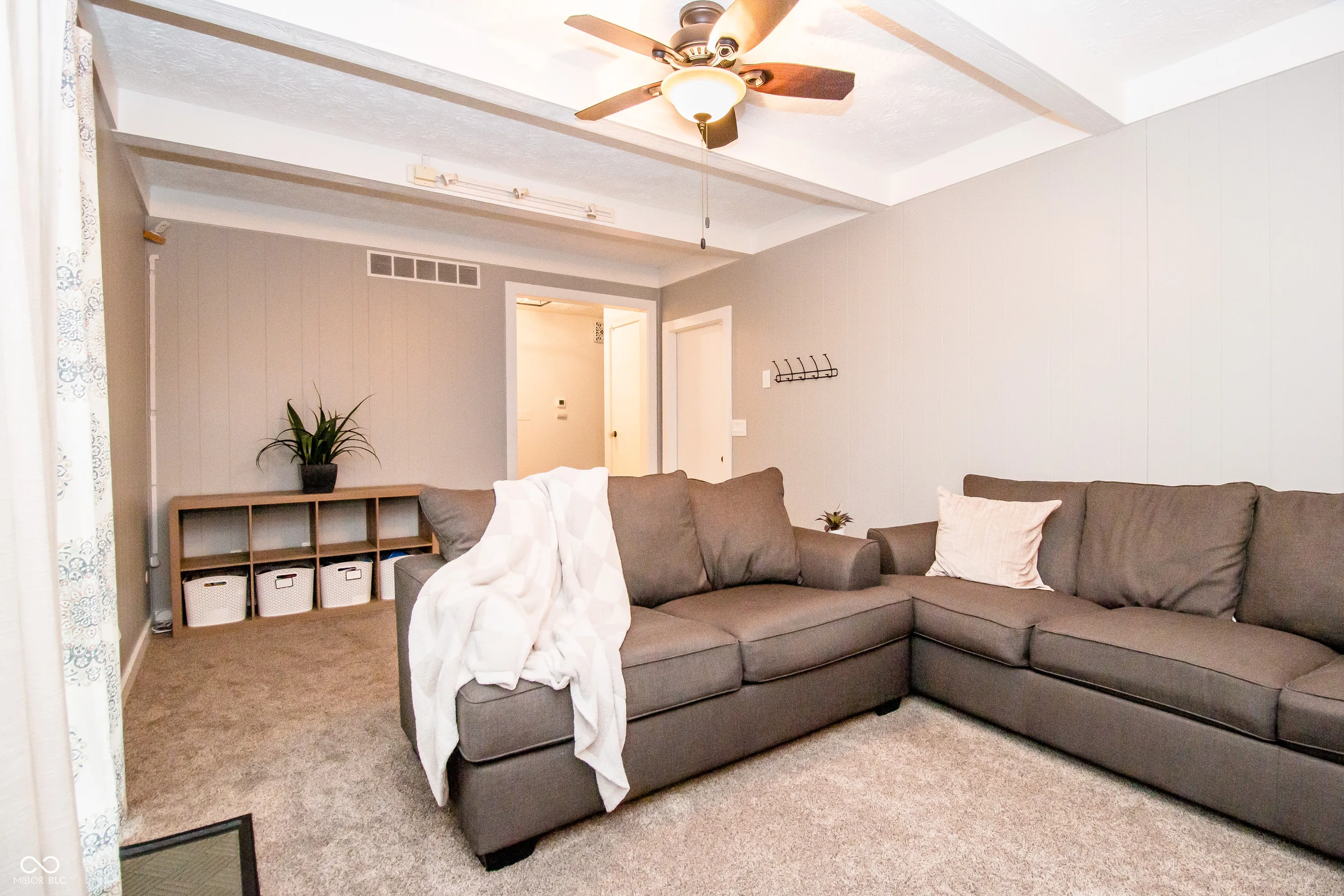 Columbus, Indiana 47201, United States, 4 Bedrooms Bedrooms, ,4 BathroomsBathrooms,Residential,Pending,104790