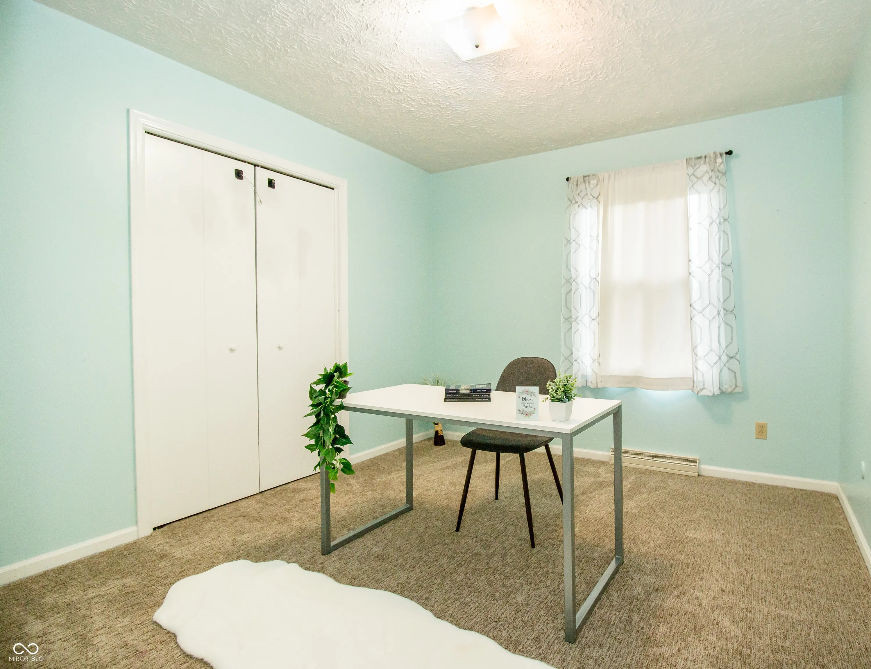 Columbus, Indiana 47201, United States, 4 Bedrooms Bedrooms, ,4 BathroomsBathrooms,Residential,Pending,104790