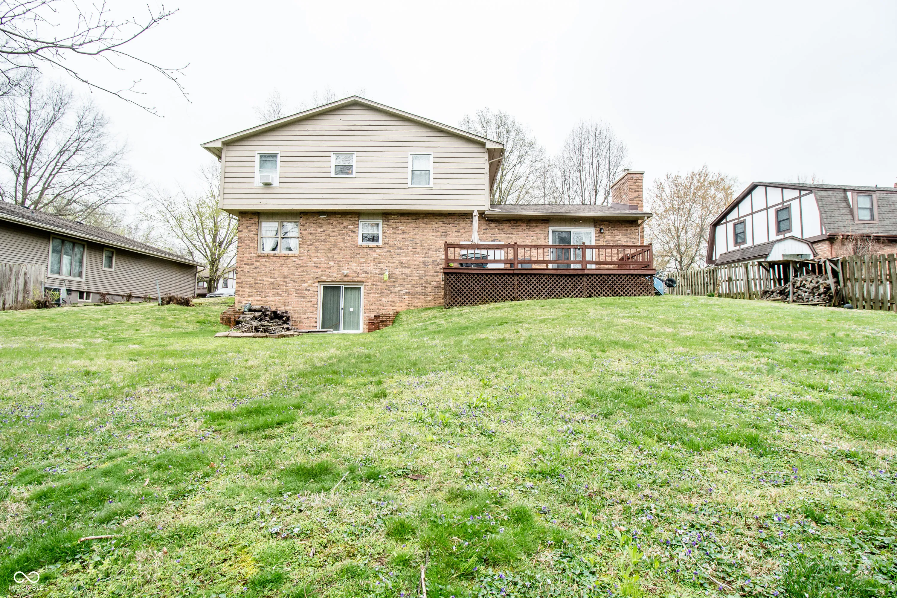 Columbus, Indiana 47201, United States, 4 Bedrooms Bedrooms, ,4 BathroomsBathrooms,Residential,Pending,104790