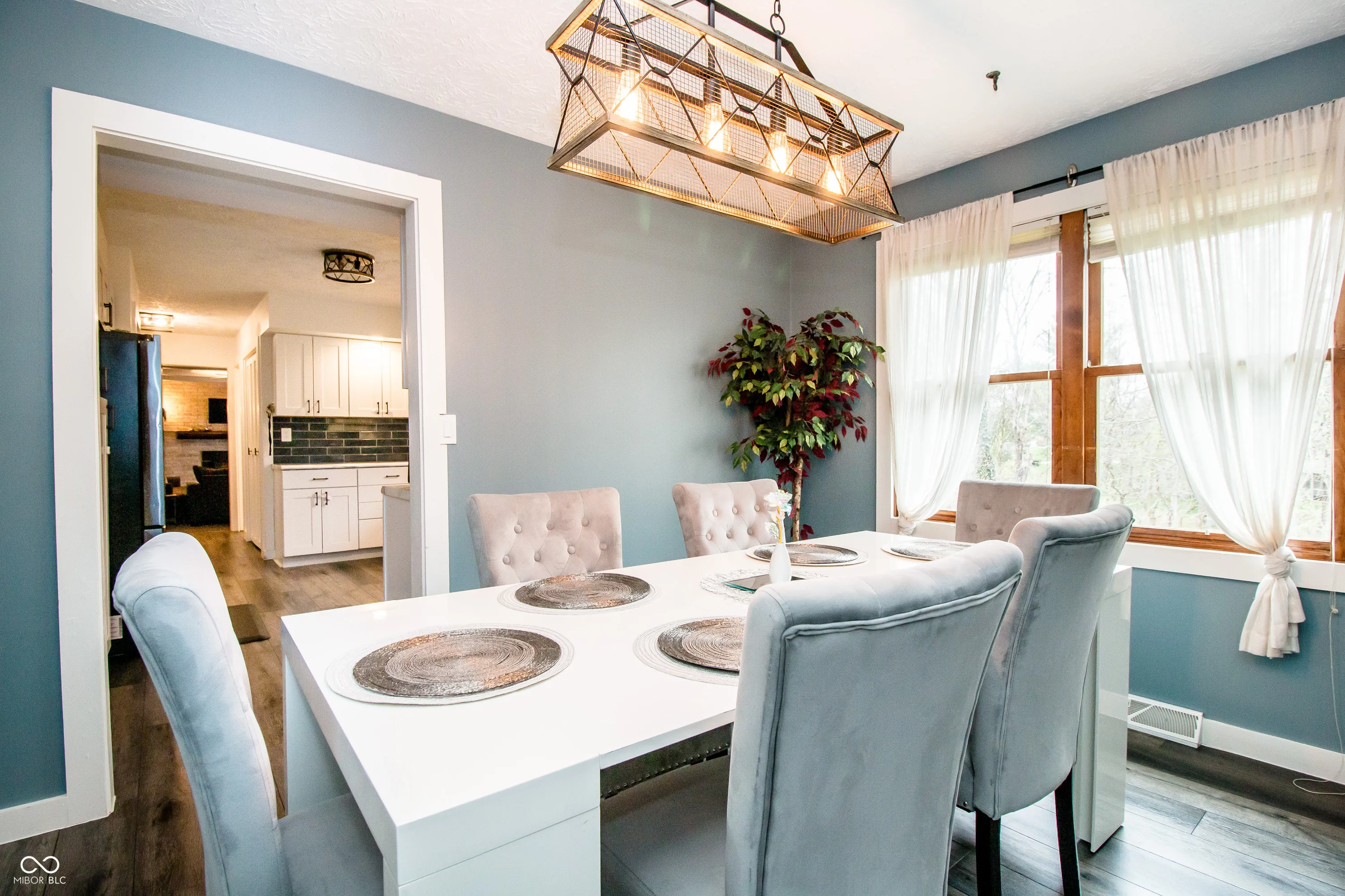 Columbus, Indiana 47201, United States, 4 Bedrooms Bedrooms, ,4 BathroomsBathrooms,Residential,Pending,104790