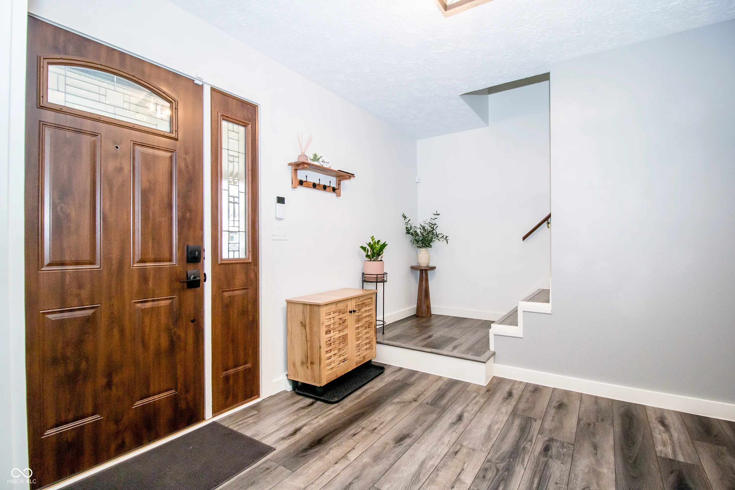 Columbus, Indiana 47201, United States, 4 Bedrooms Bedrooms, ,4 BathroomsBathrooms,Residential,Pending,104790