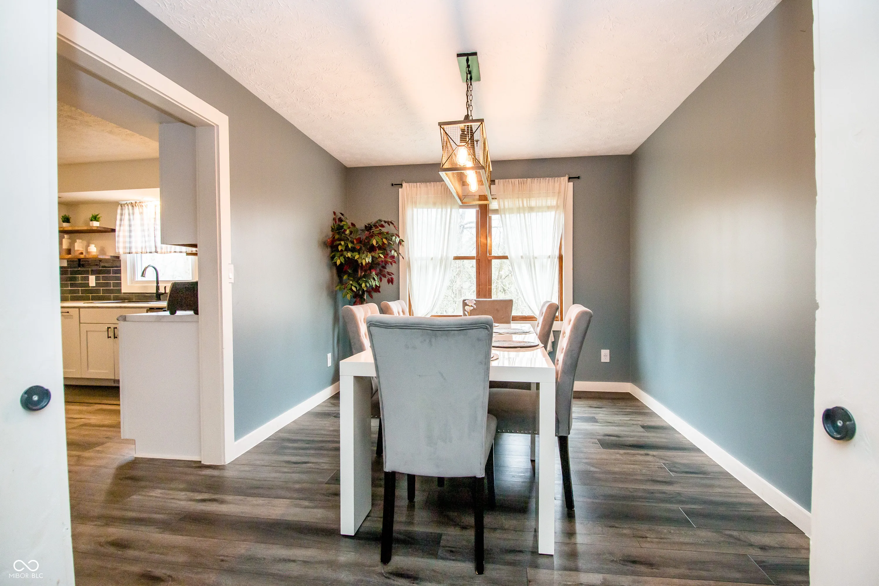 Columbus, Indiana 47201, United States, 4 Bedrooms Bedrooms, ,4 BathroomsBathrooms,Residential,Pending,104790