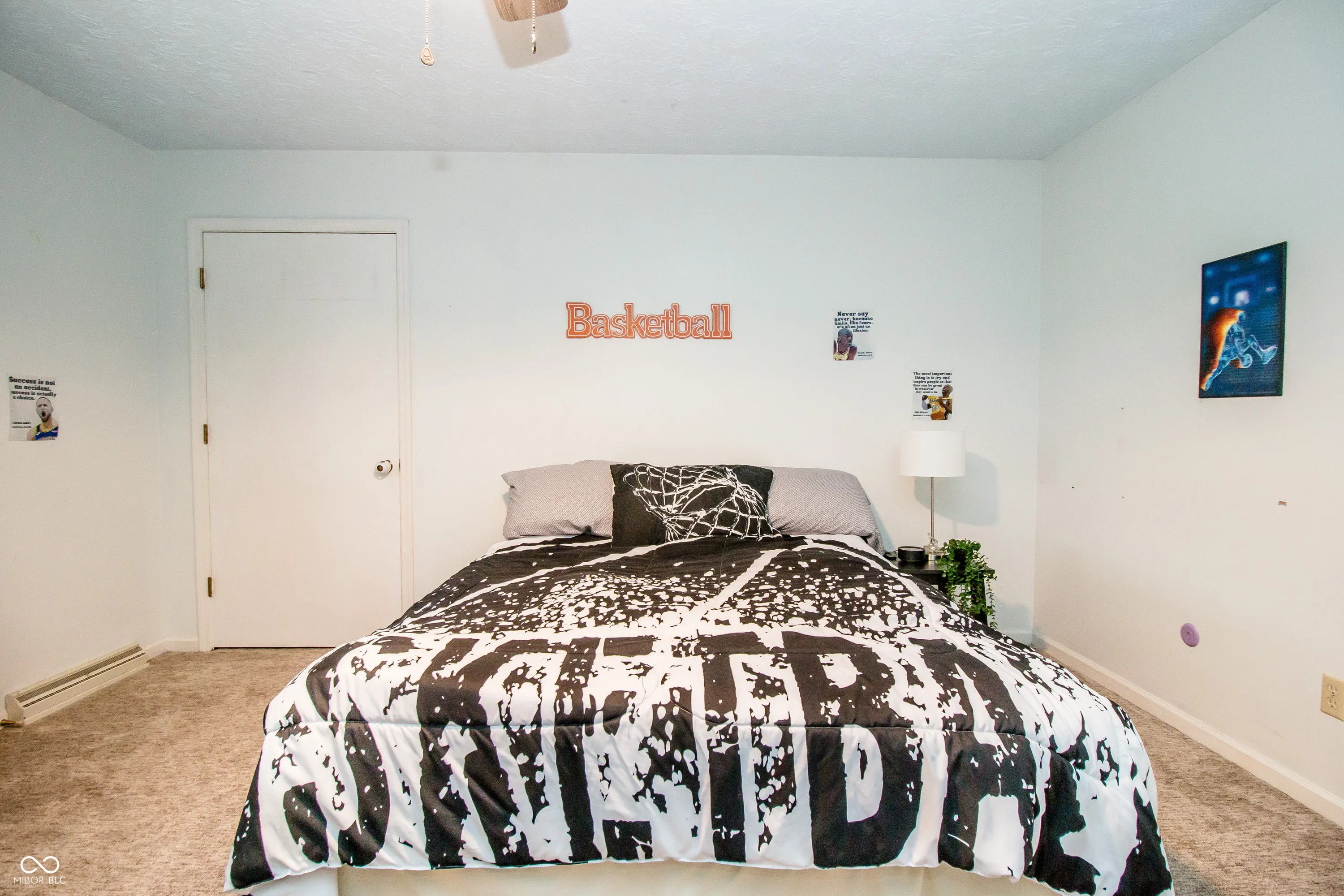 Columbus, Indiana 47201, United States, 4 Bedrooms Bedrooms, ,4 BathroomsBathrooms,Residential,Pending,104790