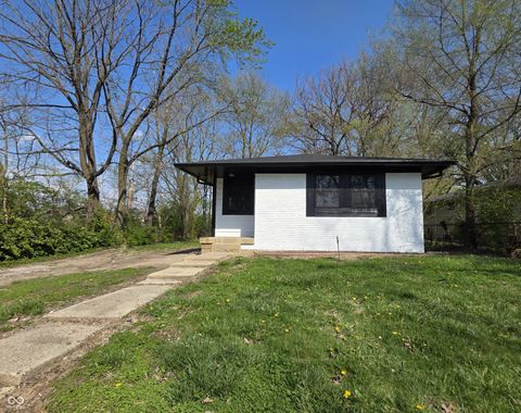 Photo of 2217 Trowbridge Street, Indianapolis, IN 46203 (MLS # 22094802)