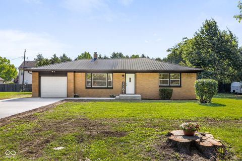 Photo of 121 Buisdale Drive, Indianapolis, IN 46214 (MLS # 22106283)