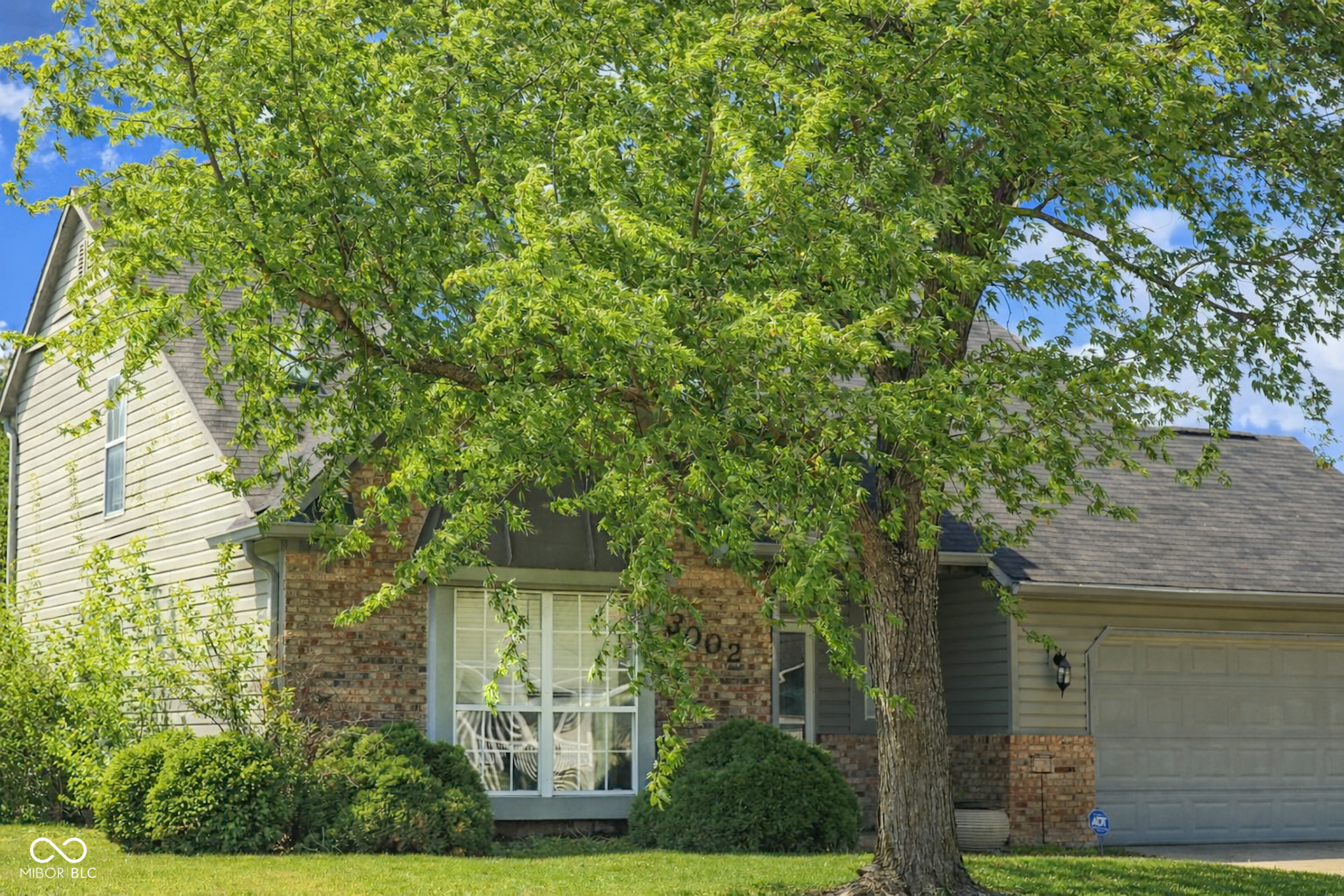 4002 Sunshine Avenue