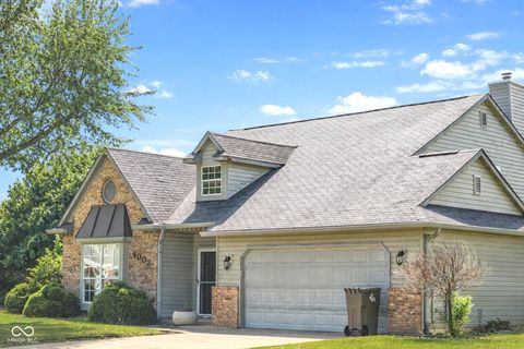 Photo of 4002 Sunshine Avenue, Indianapolis, IN 46228 (MLS # 22096900)