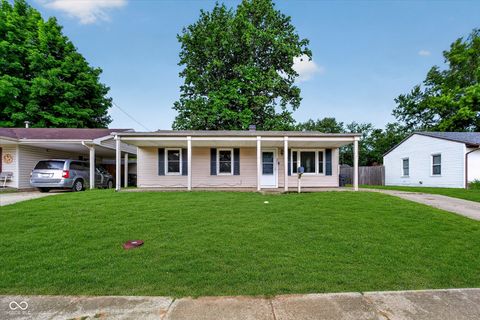 Photo of 307 Crestview Court, Chesterfield, IN 46017 (MLS # 22103218)