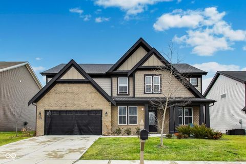 Photo of 9920 Deep Royal Way, Indianapolis, IN 46239 (MLS # 22080980)