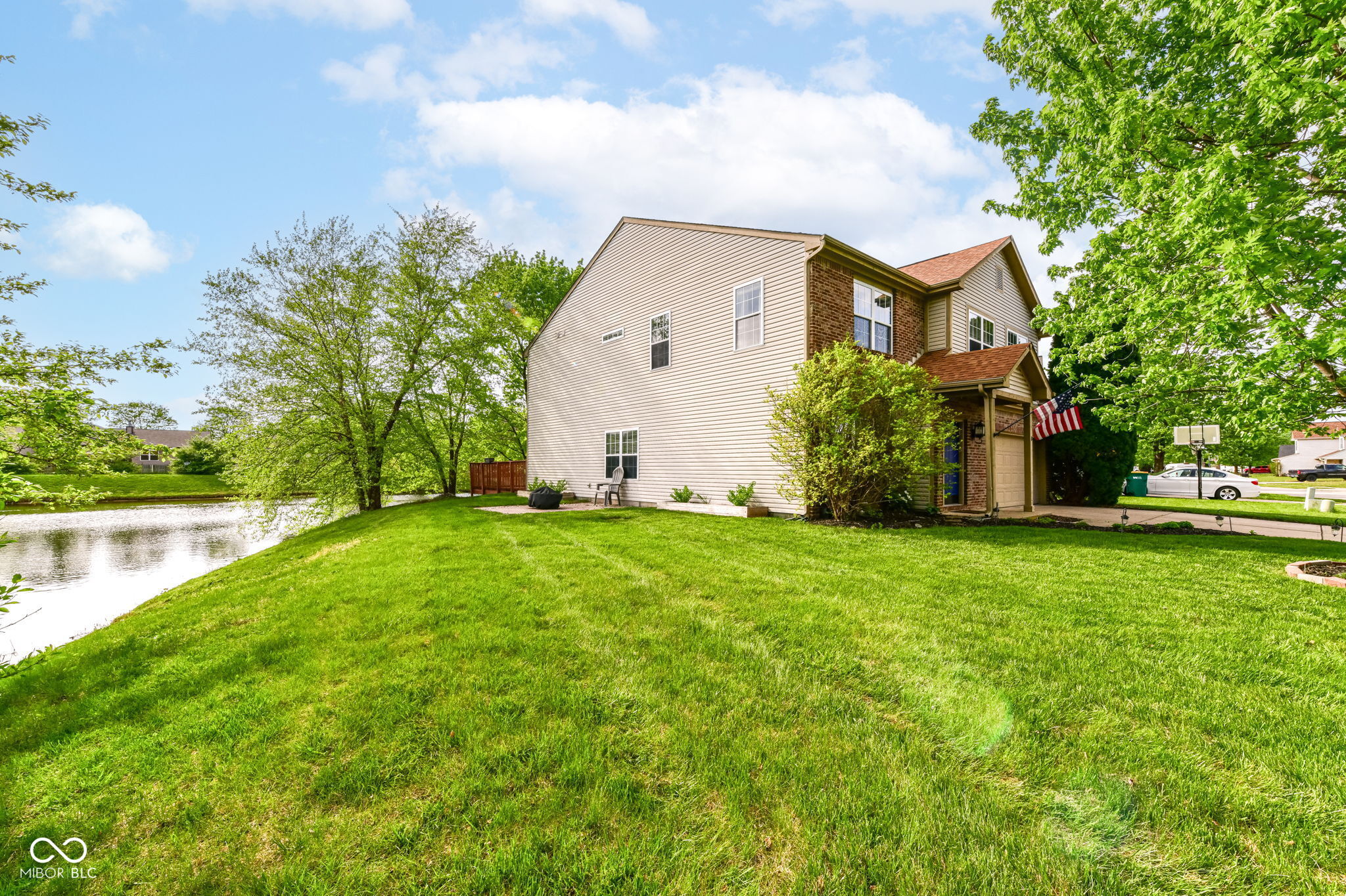 5880 Gadsen Drive