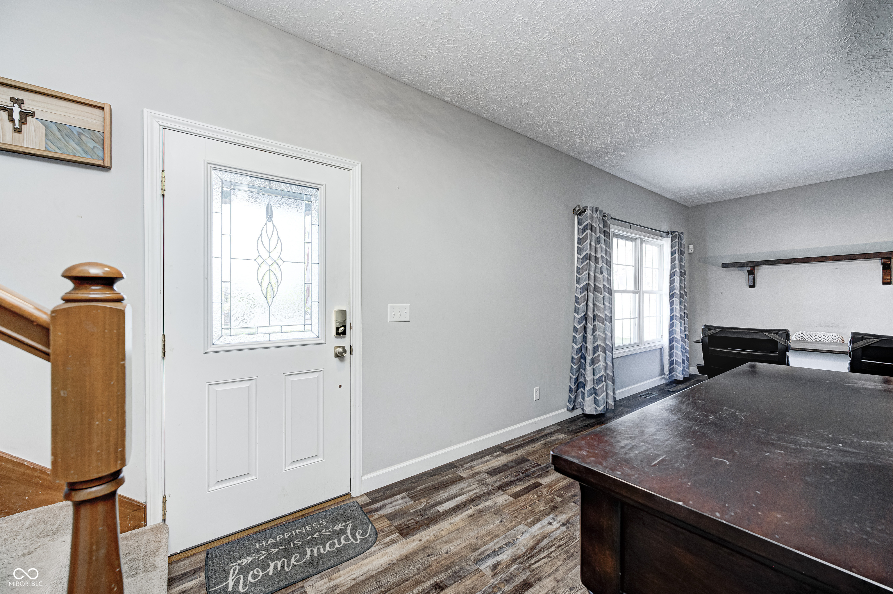 8001 Parkview