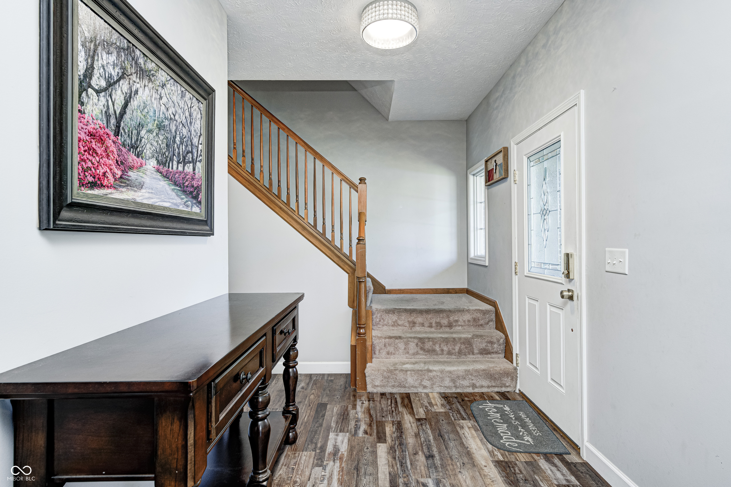 8001 Parkview