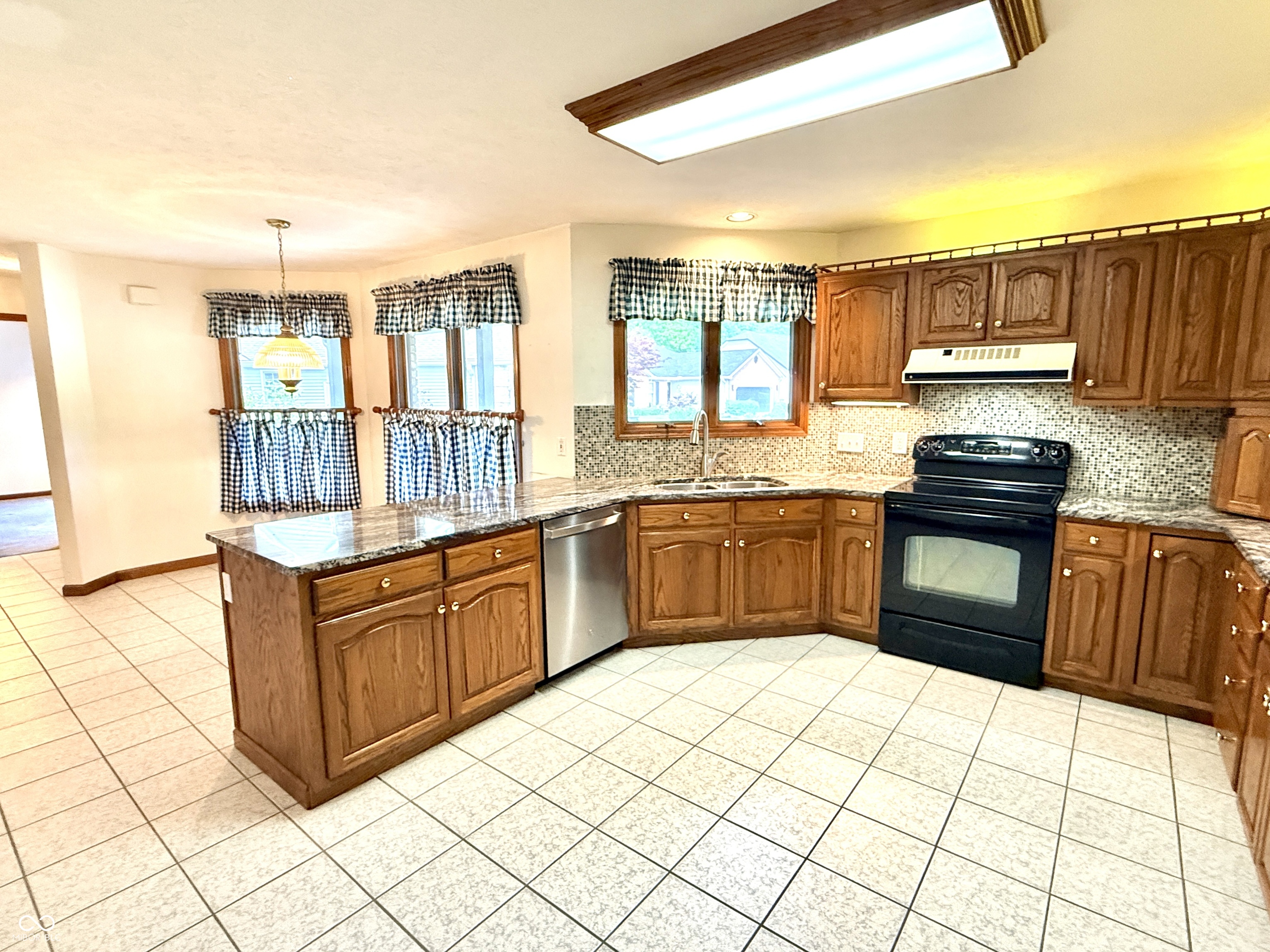 180 Oakbrook Drive