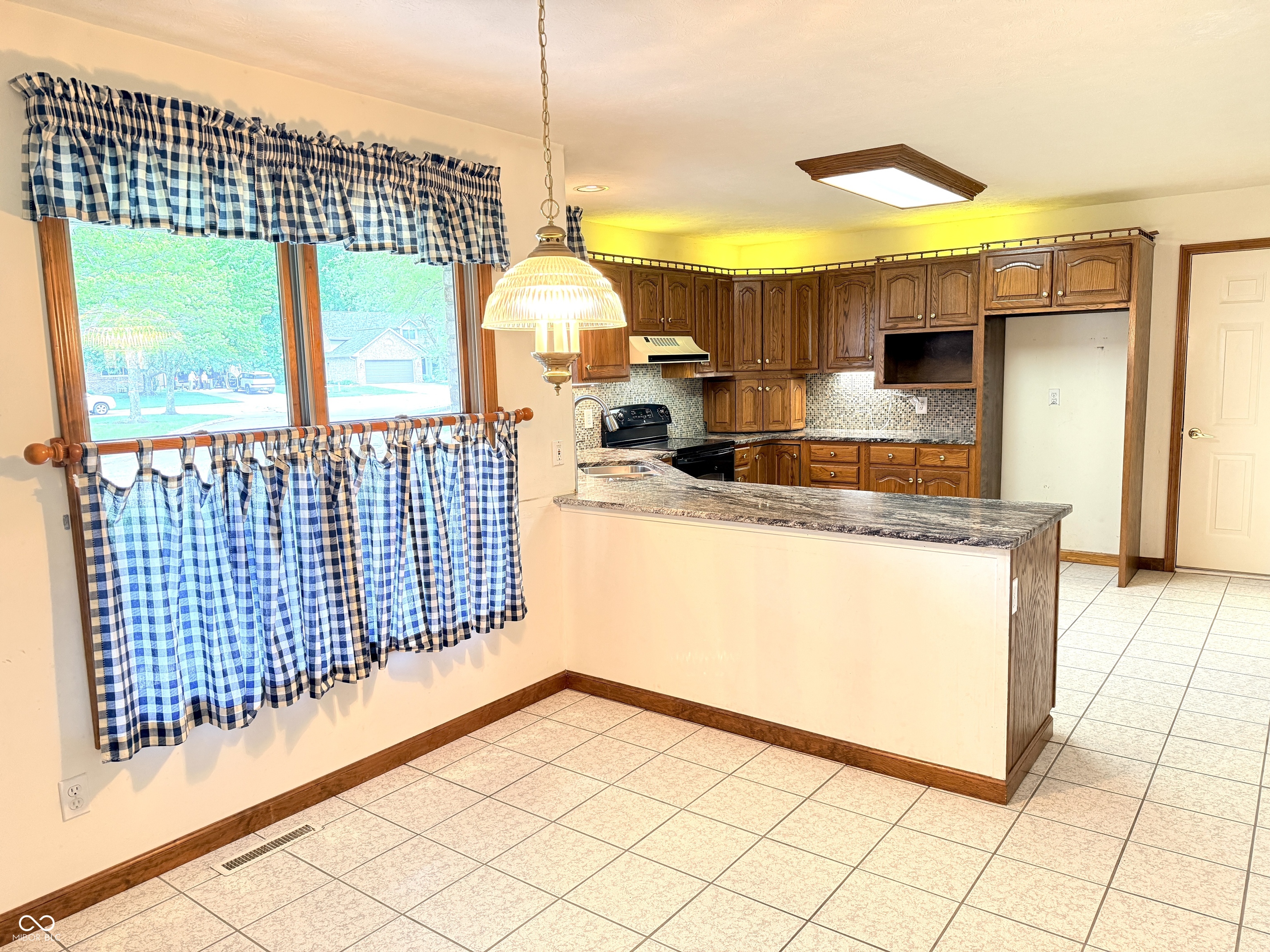 180 Oakbrook Drive