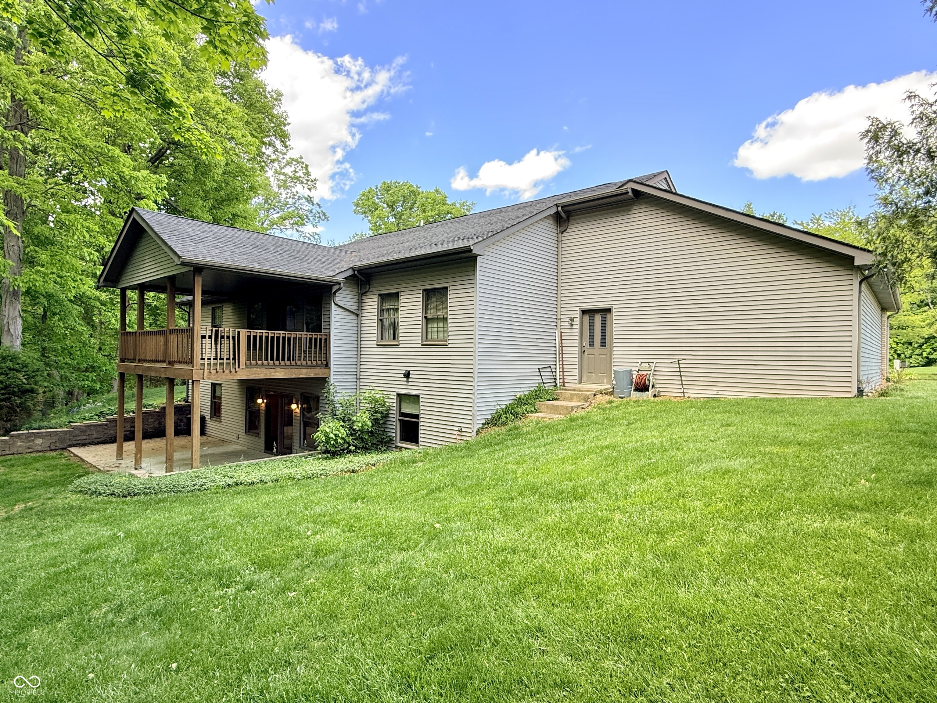 180 Oakbrook Drive