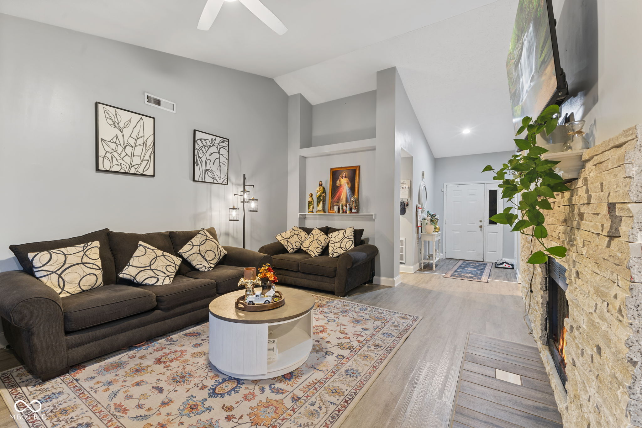 6022 Lakeside Manor Avenue