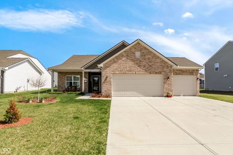 Photo of 921 Sagittarius Avenue, Franklin, IN 46131 (MLS # 22090688)